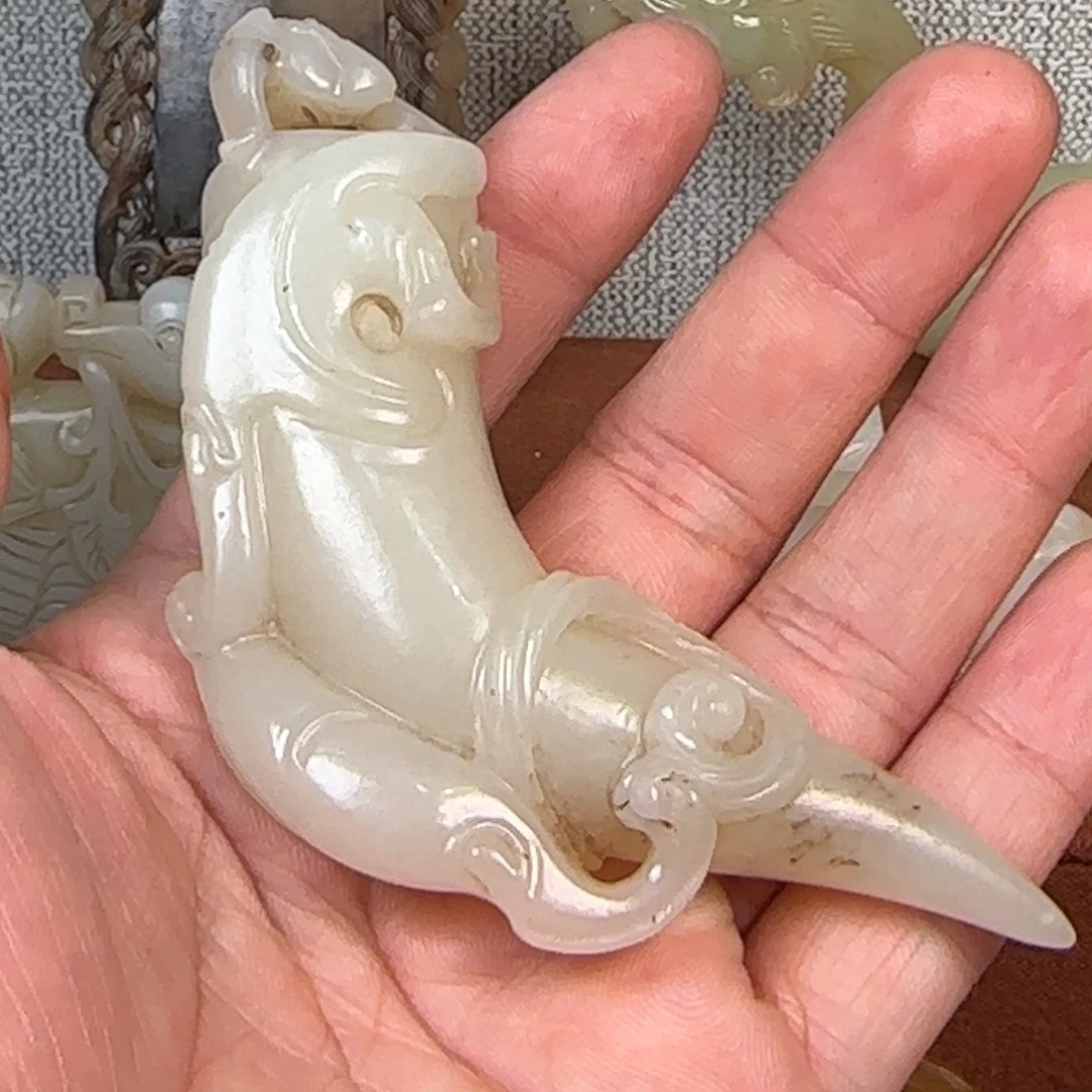 @***》非常精美的脖挂件