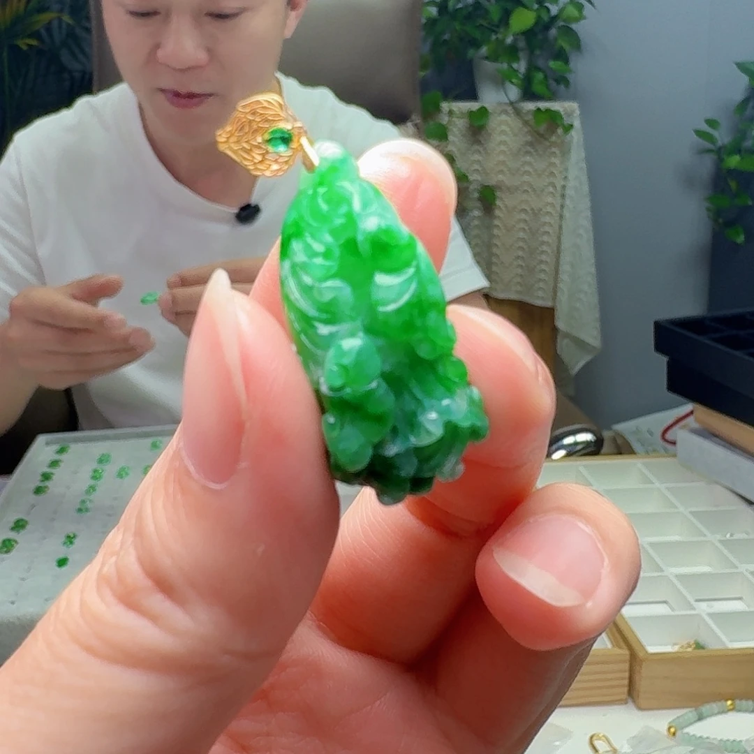 翡翠18K金镶嵌吊坠(不含链)天然