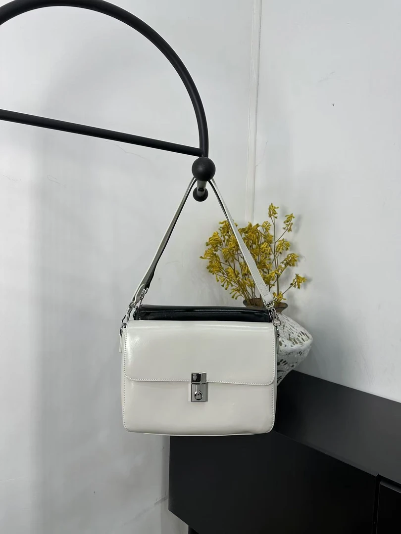 【慕懿时袋】2025新款春季油蜡皮单肩包日常小众风百搭斜挎包56102