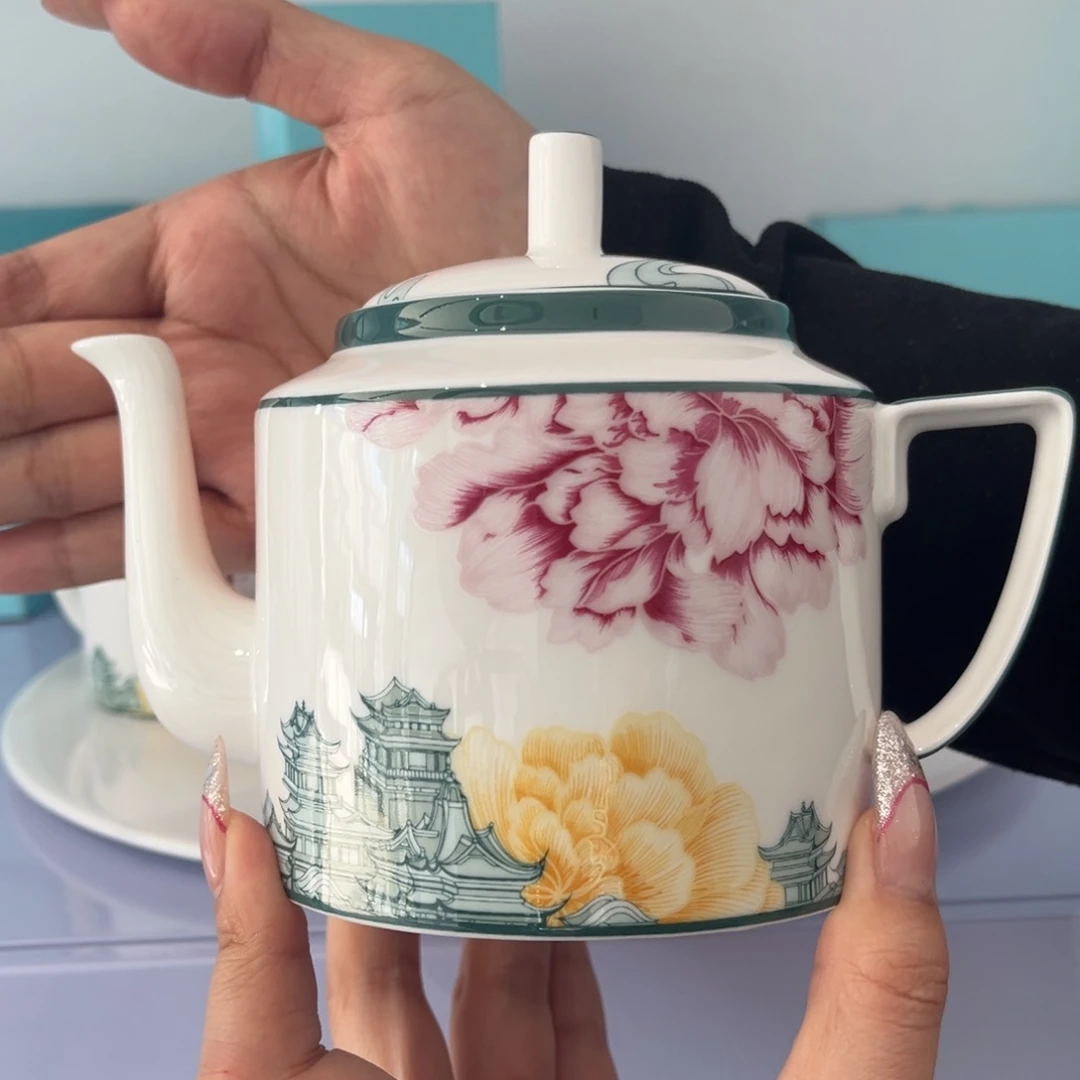 瓷片花好月圆小茶壶