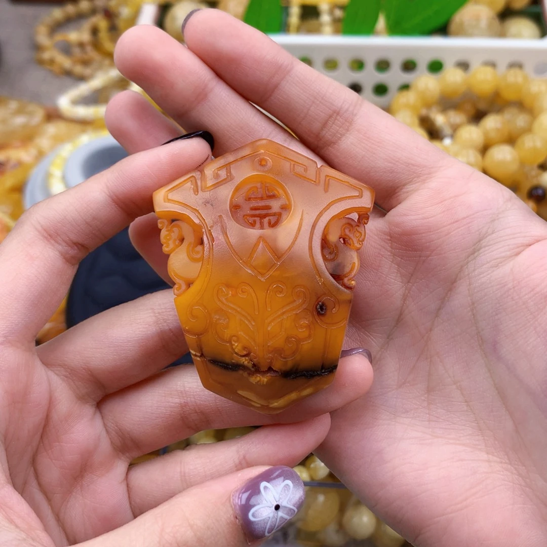 蜜蜡未镶嵌珠宝奇石