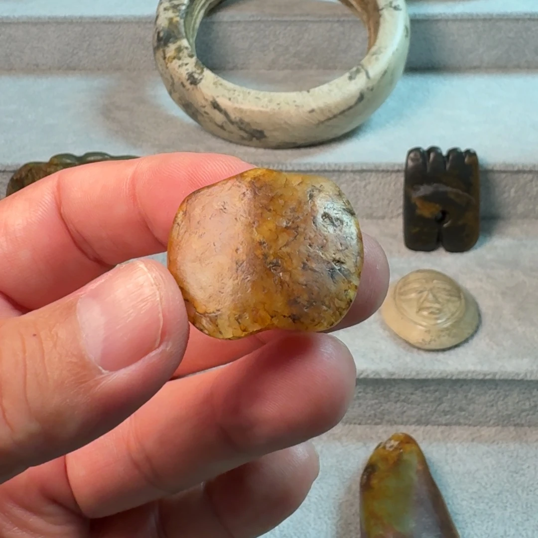 传***承未镶嵌和田玉挂件