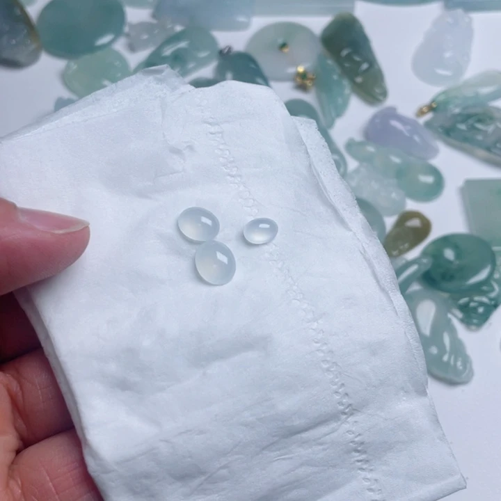 翡翠颈饰未镶嵌阿****2翡翠