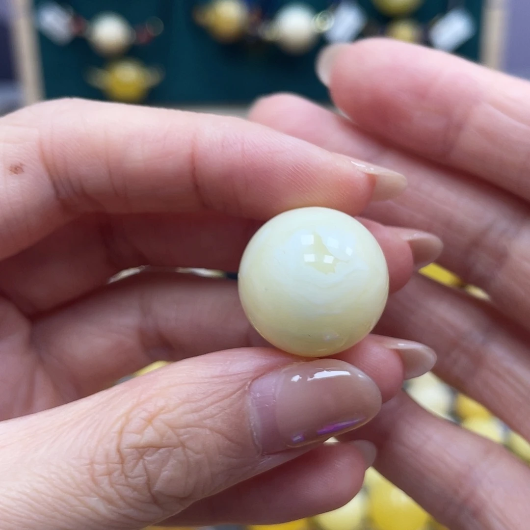****.蜜蜡未镶嵌裸石18.8mm