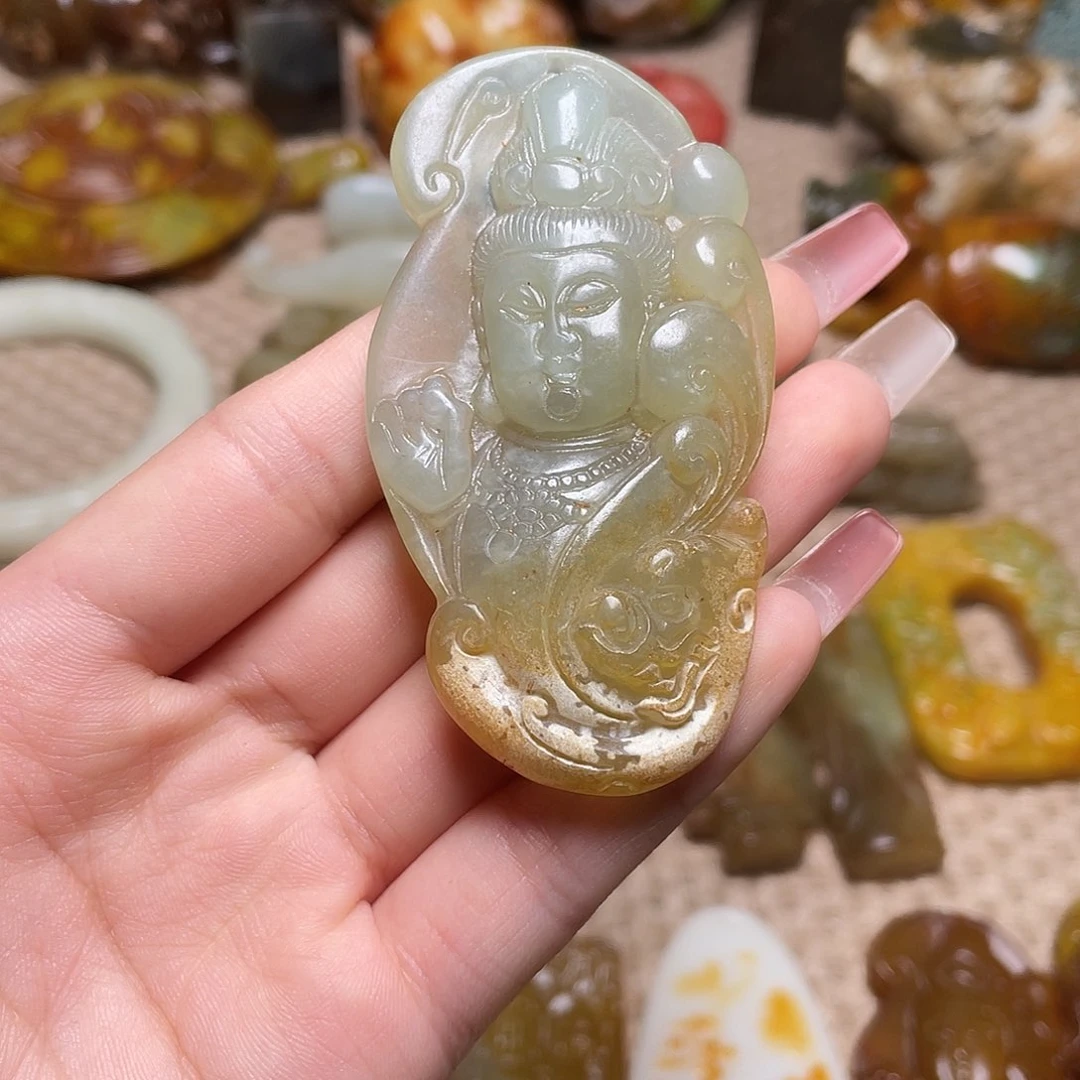 蛇纹石玉未镶嵌颈饰