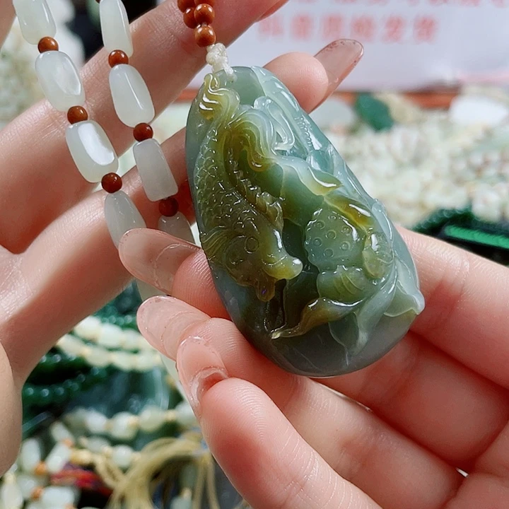 颈饰未镶嵌和田玉