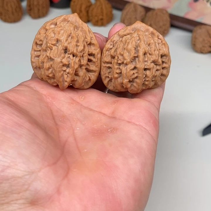文玩核桃把件盘龙虎头41+