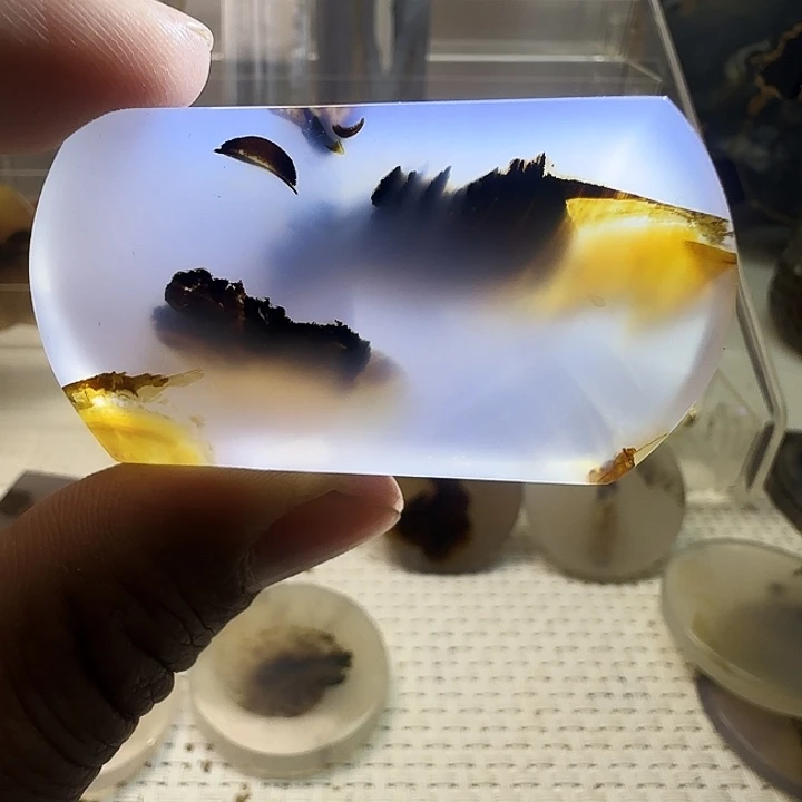 玛瑙/玉髓未镶嵌珠宝奇石