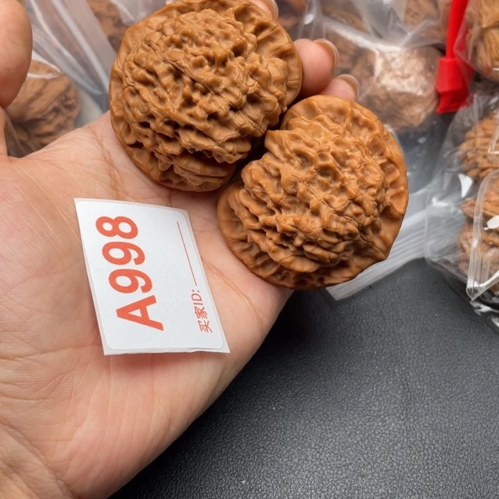 文玩核桃吊坠核桃