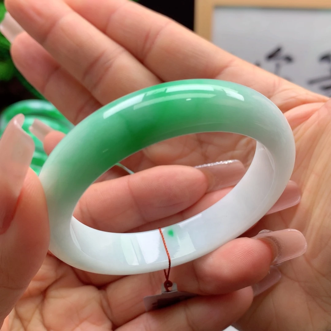 未镶嵌手镯翡翠缅甸