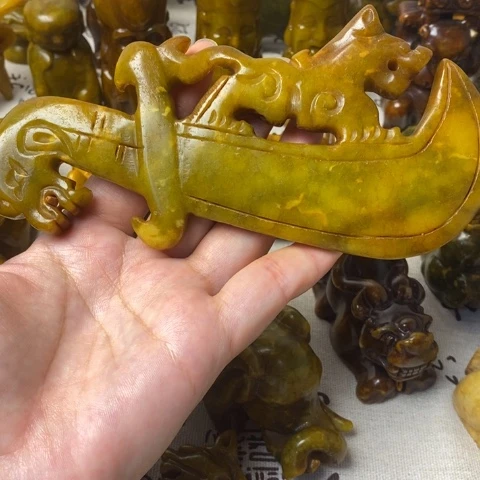 未镶嵌蛇纹石玉颈饰