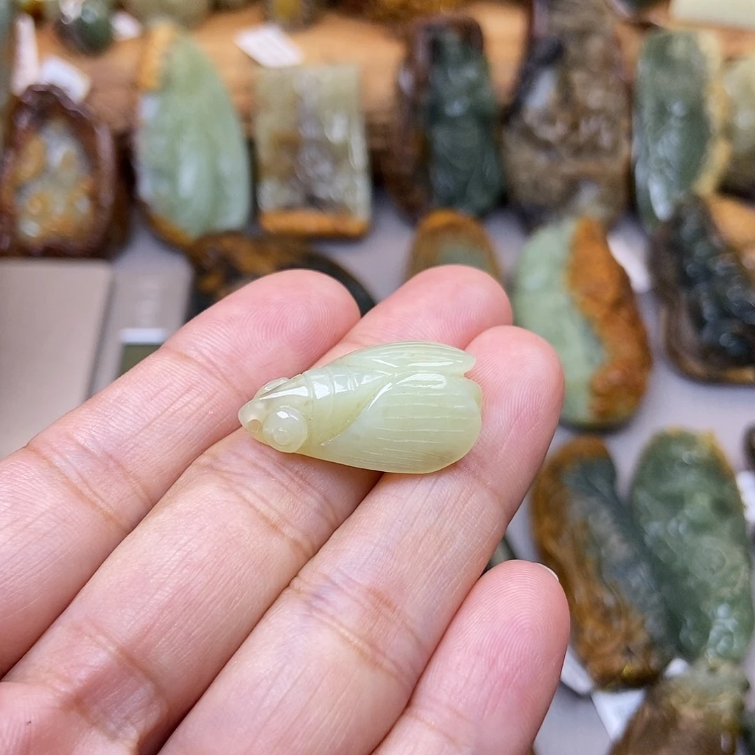 岫岩老玉（透闪石质玉）未镶嵌珠宝奇石