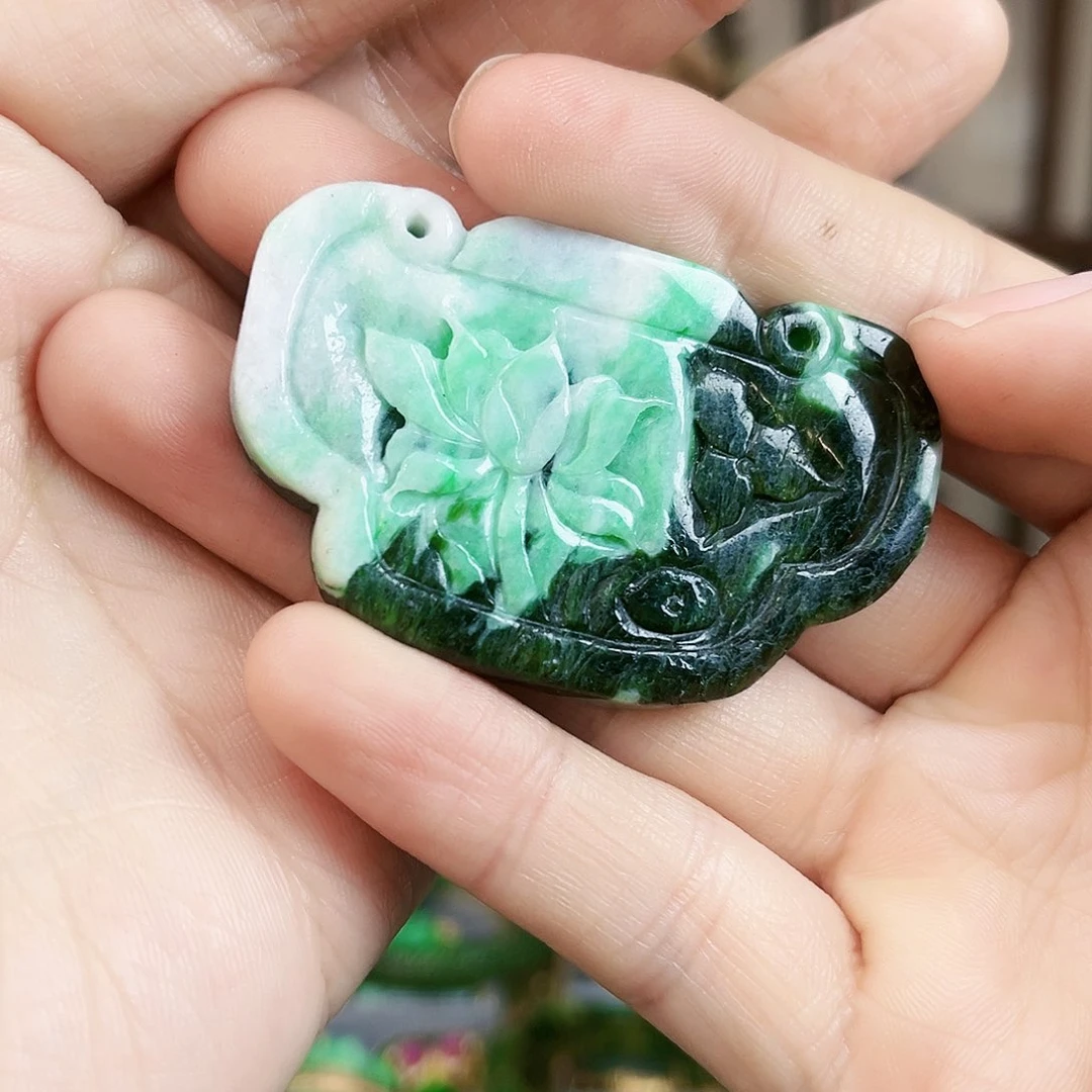 翡翠颈饰未镶嵌吊坠