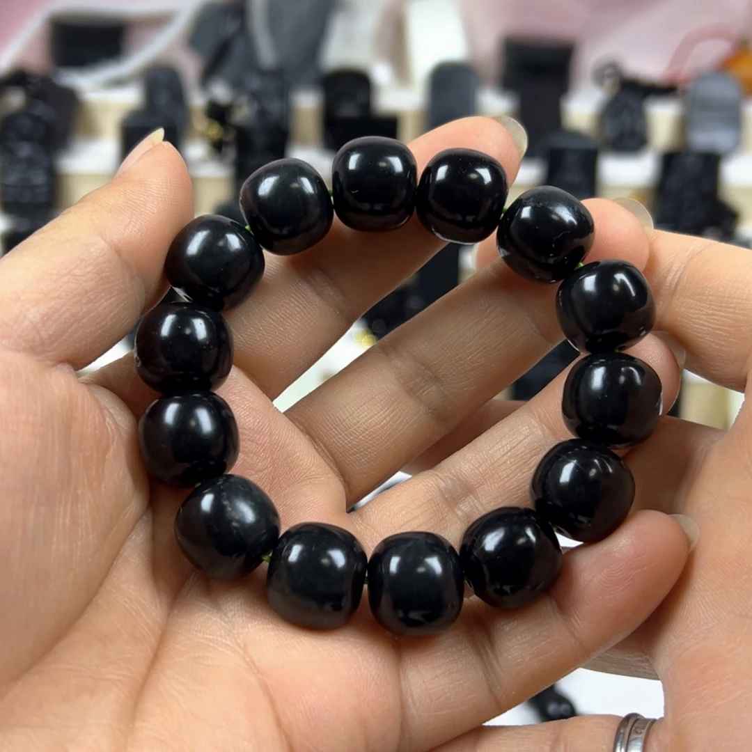 和田玉（墨玉）未镶嵌颈饰卡16老型微瑕带包容