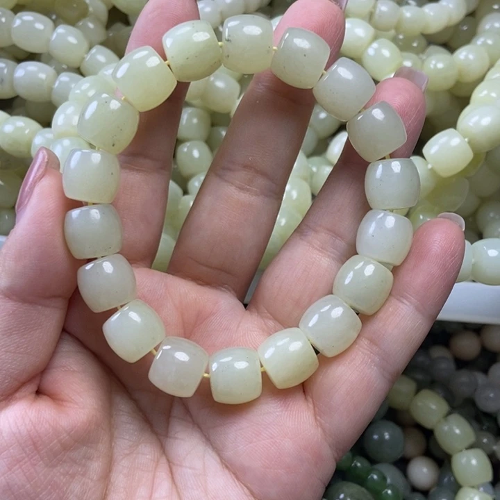 颈饰未镶嵌和田玉卡12