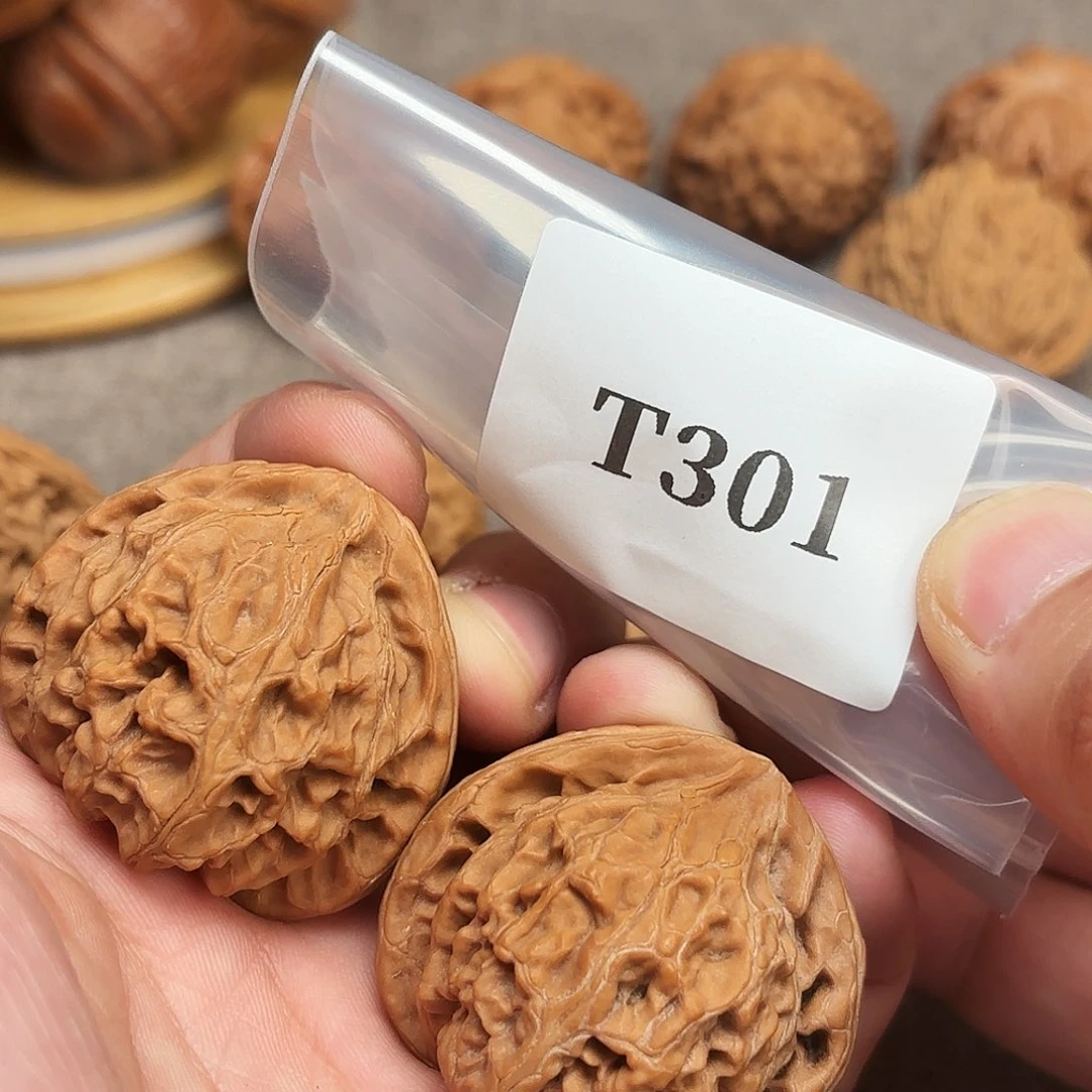 文玩核桃吊坠T301