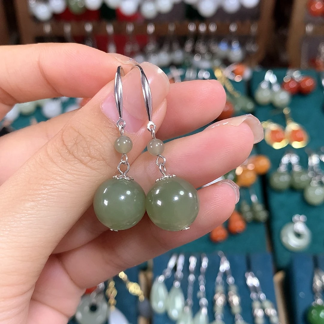 和田玉耳饰银S925镶嵌天然和田玉晴水绿12mm左右