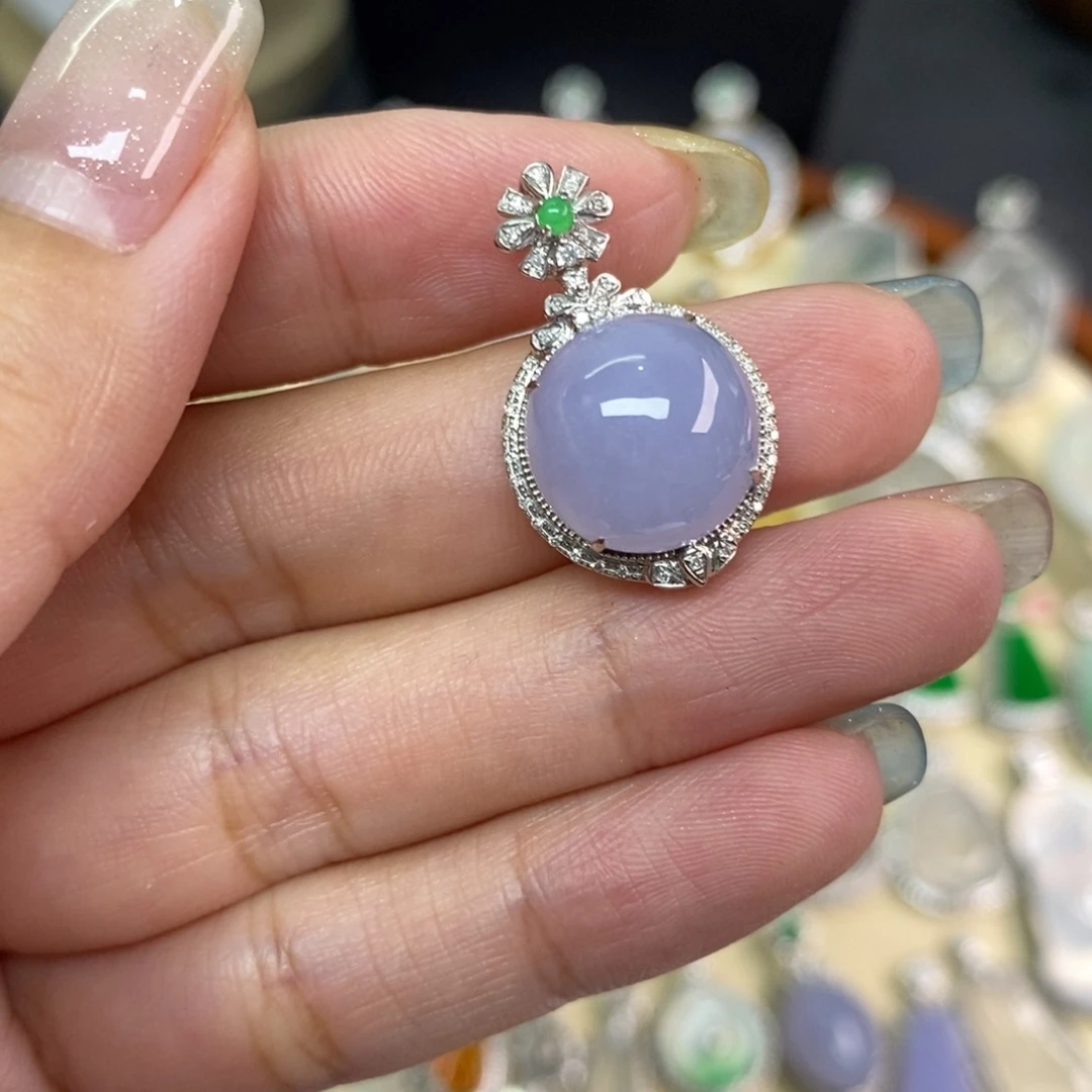 翡翠18K金镶嵌颈饰A货翡翠