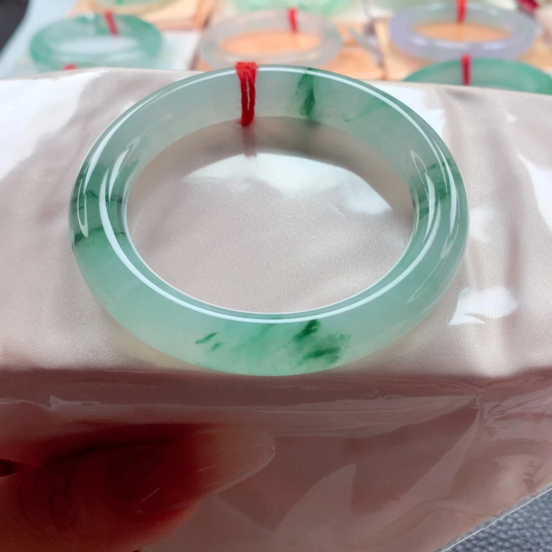 翡翠未镶嵌手镯52.8冰飘意境绿花圆条 敏