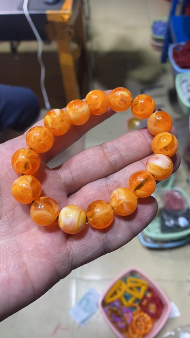 B512  14 橘白花蜜手串