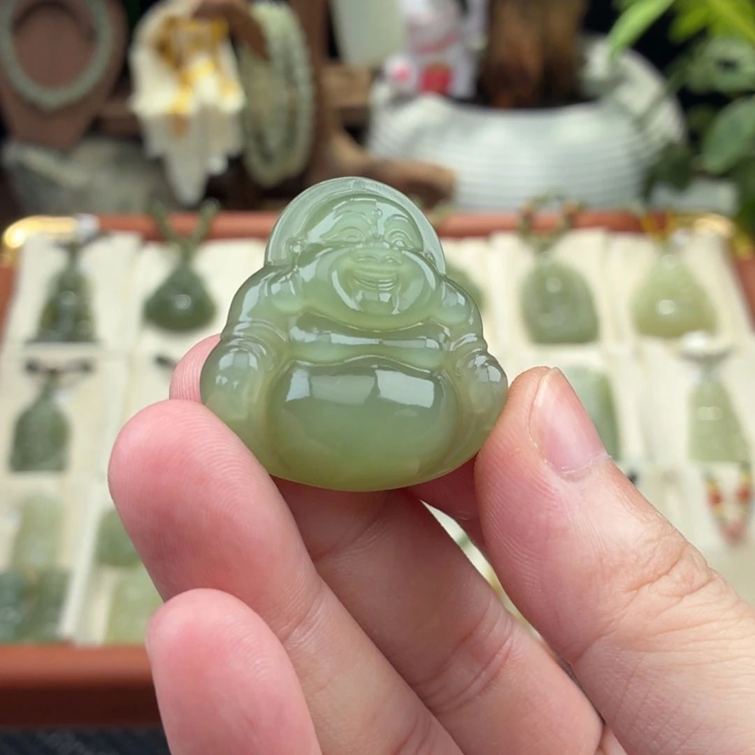 超***丹和田玉未镶嵌颈饰