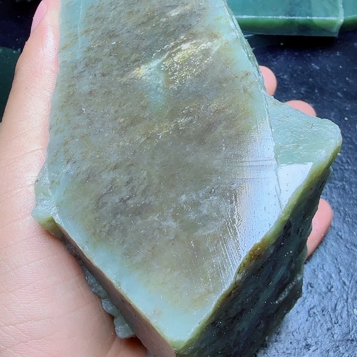 和田玉（糖玉）未镶嵌珠宝奇石