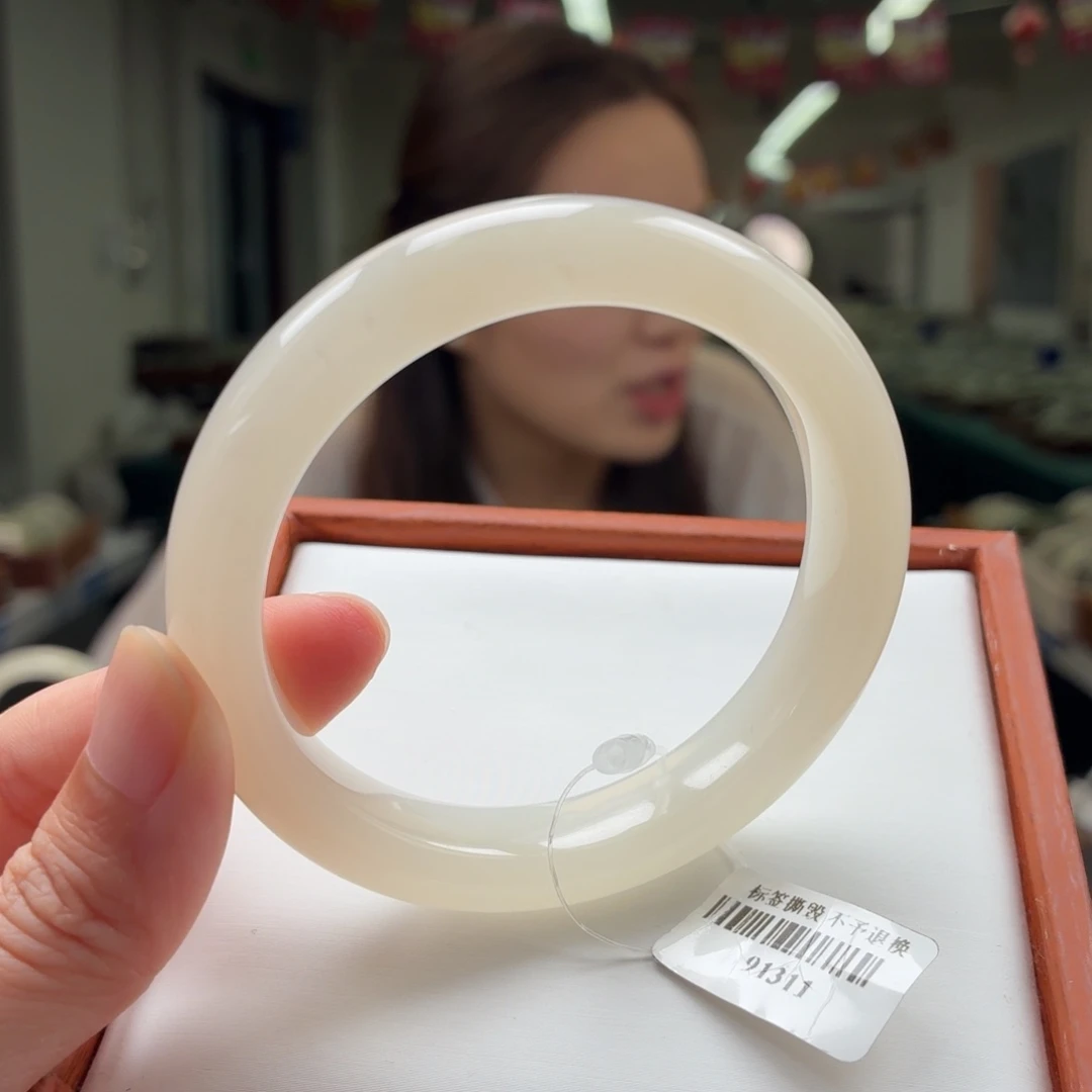 和田玉手镯未镶嵌54 55