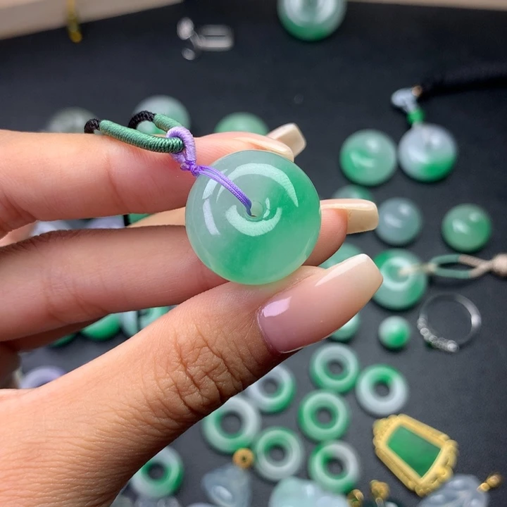 小**?飘绿细糯平安扣