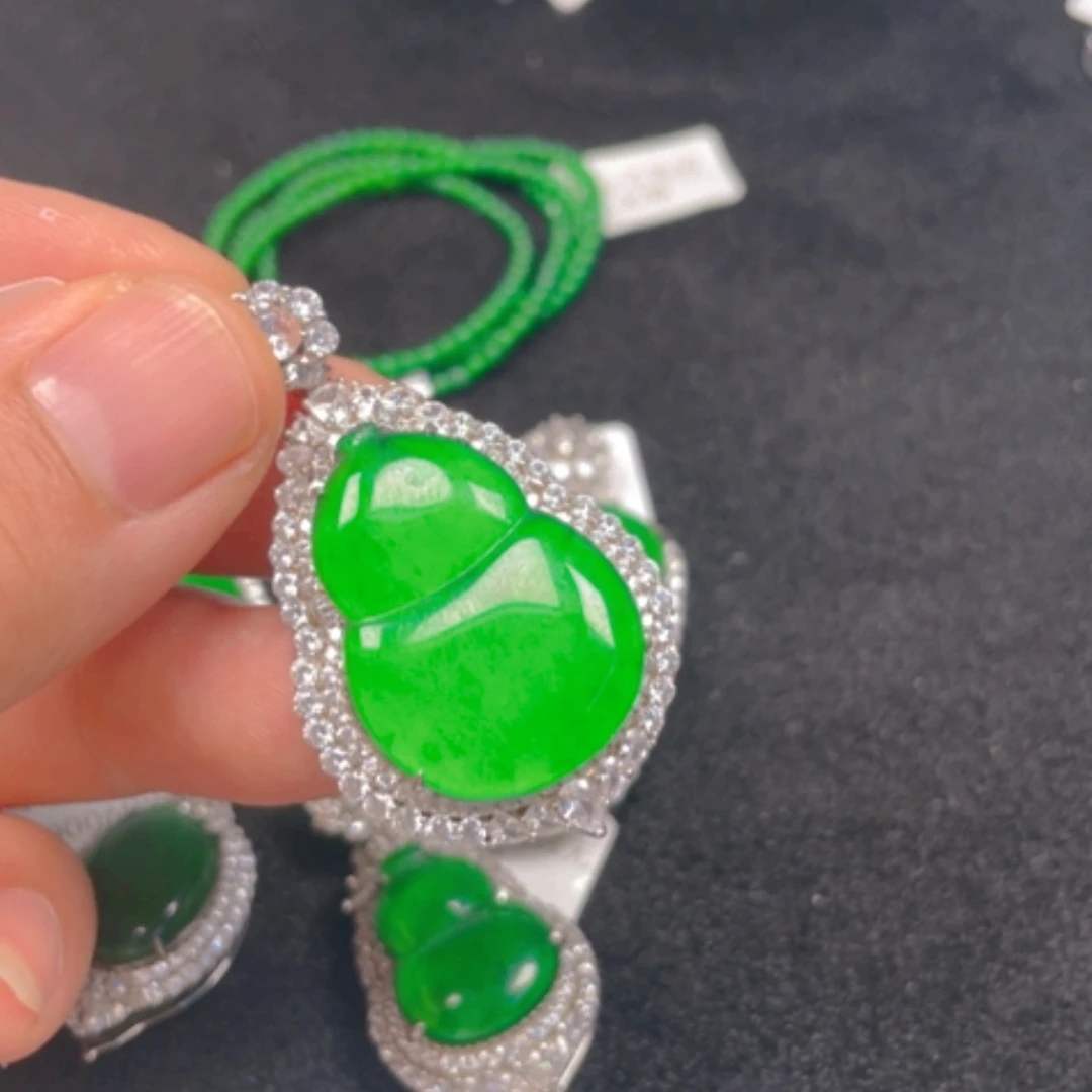 【闪购商品】翡翠银S925镶嵌颈饰吊坠