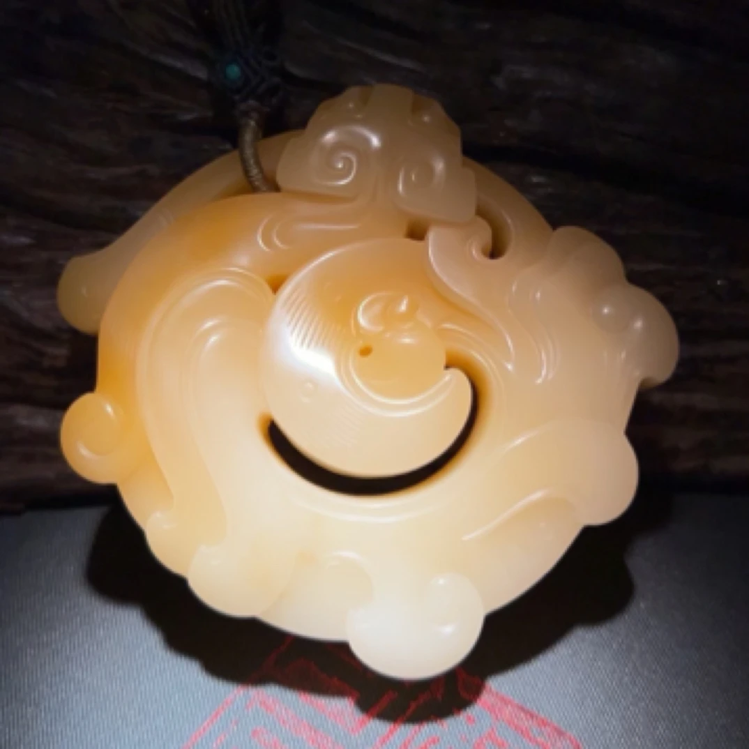 寿山山顶黄白芙蓉《螭纹环形佩》容雲作