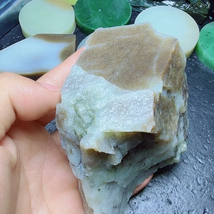 和田玉（糖玉）未镶嵌珠宝奇石