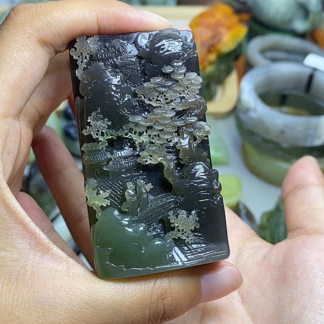 和田玉未镶嵌颈饰腮*