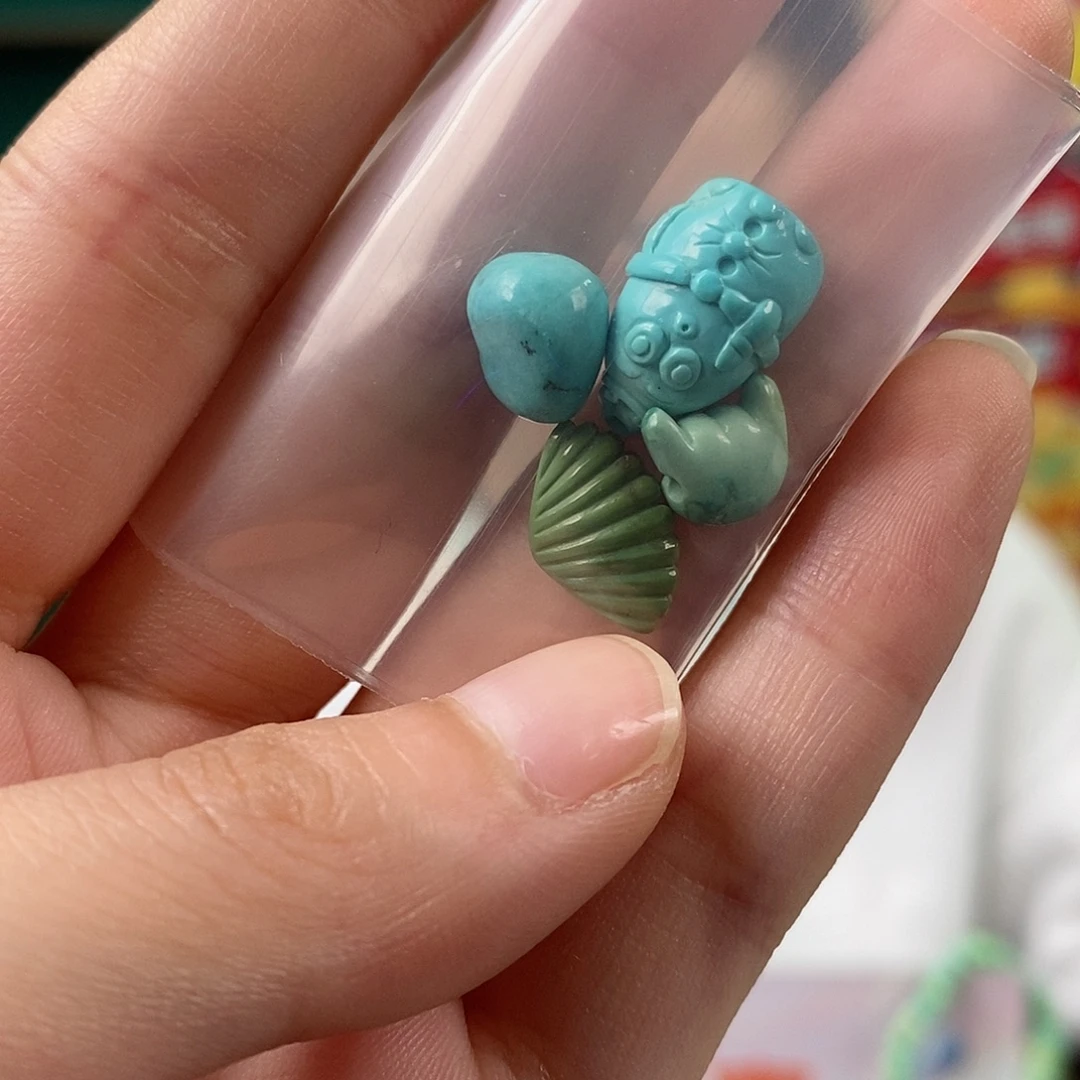 绿松石未镶嵌珠宝奇石