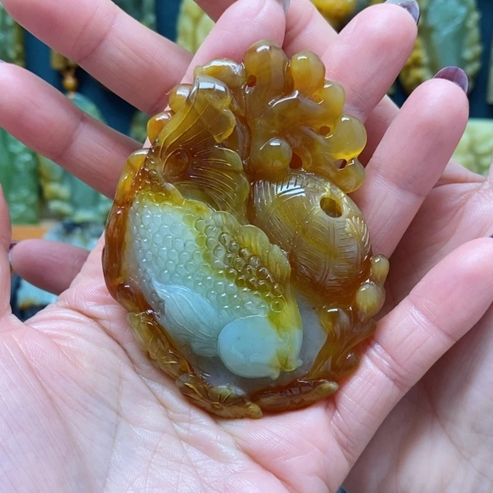 蛇纹石玉挂件未镶嵌