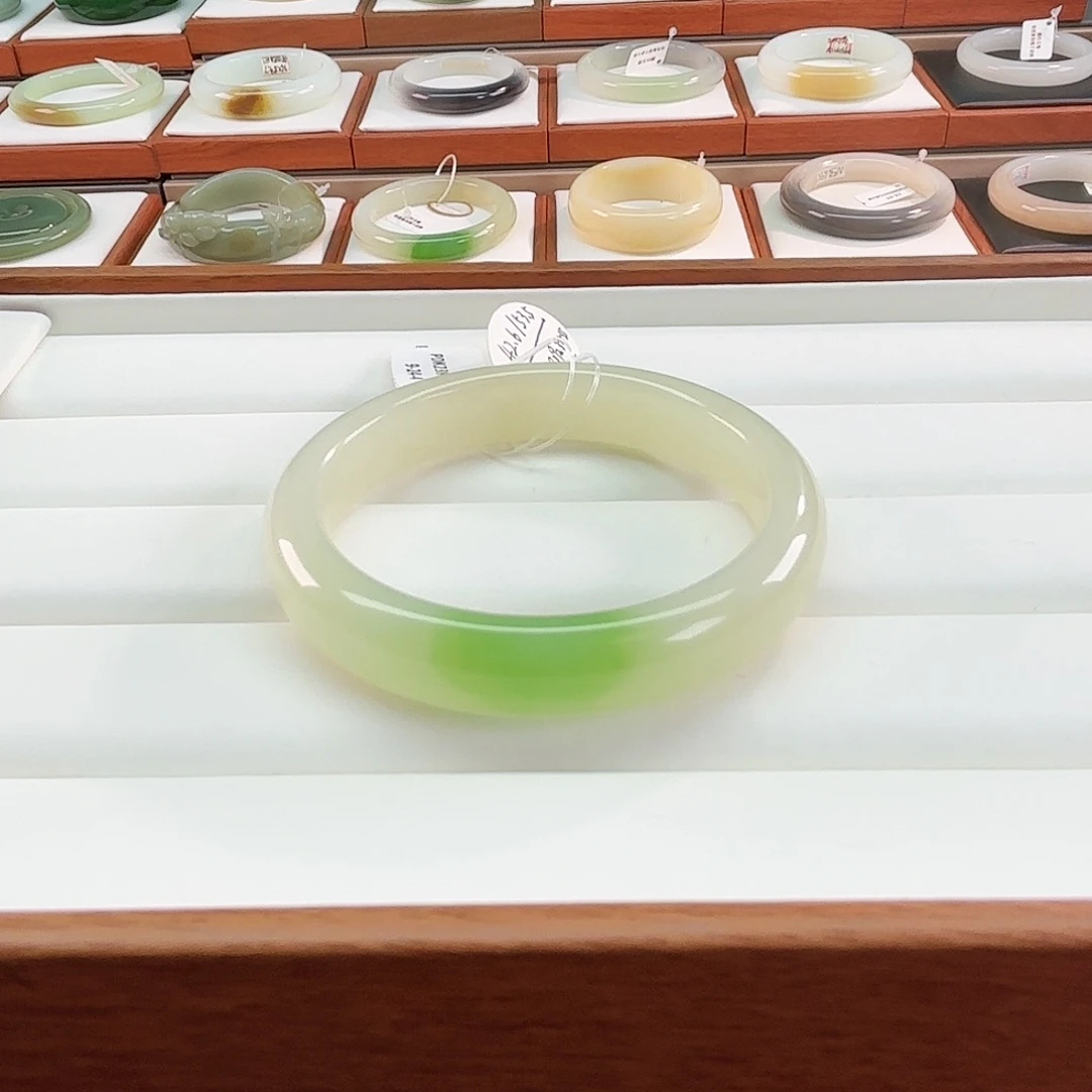 和田玉未镶嵌手镯54奶盖翠