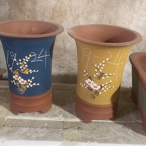 中国宜兴紫砂花盆，