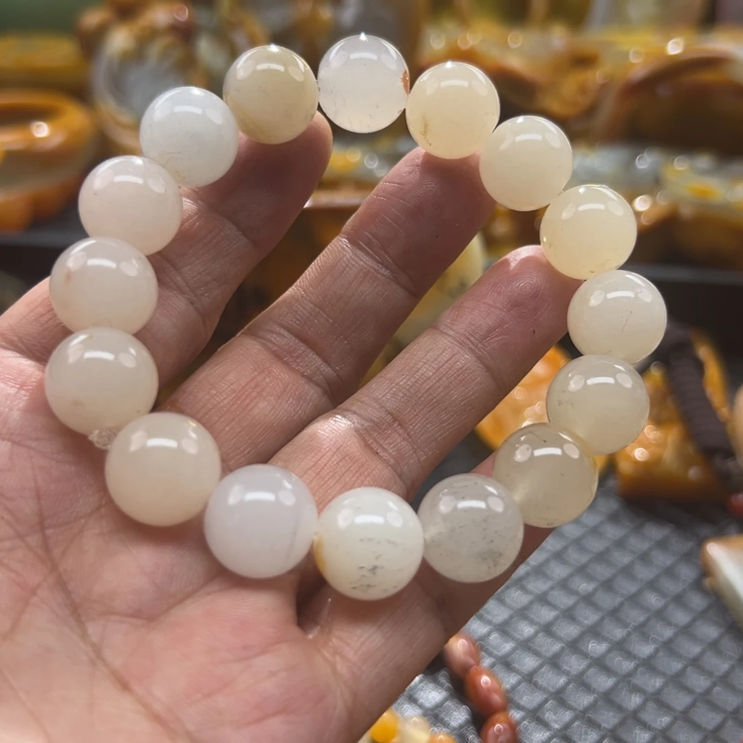 石英质玉未镶嵌颈饰