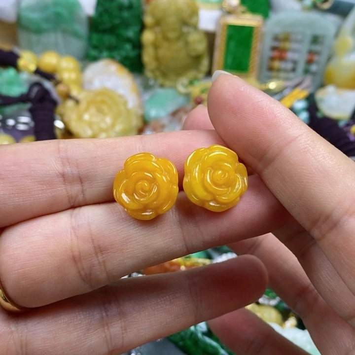 翡翠吊坠(赠链)未镶嵌