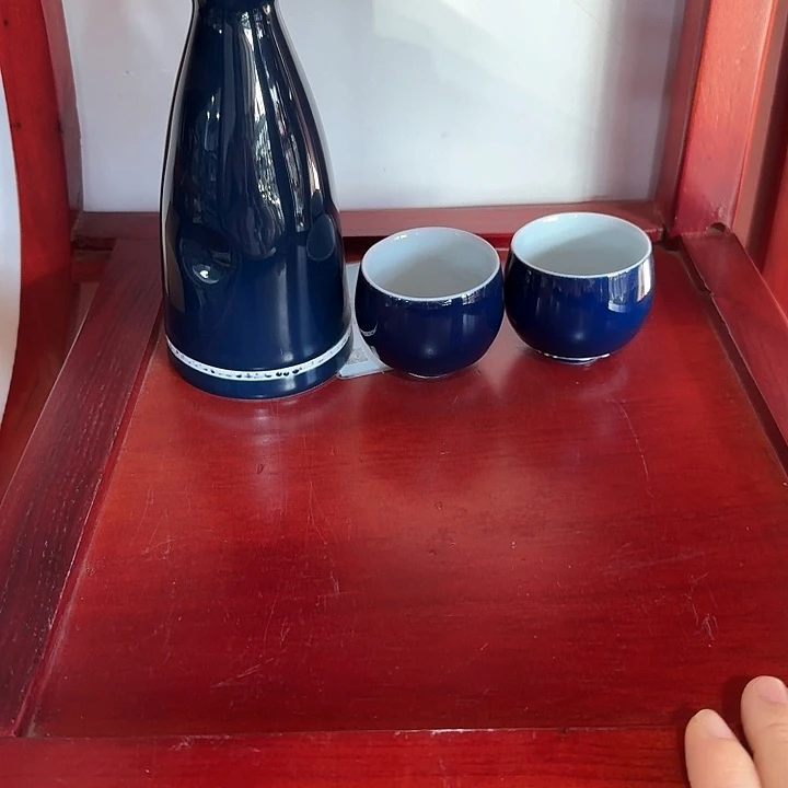 主人杯一个，瓷。。品茗瓷