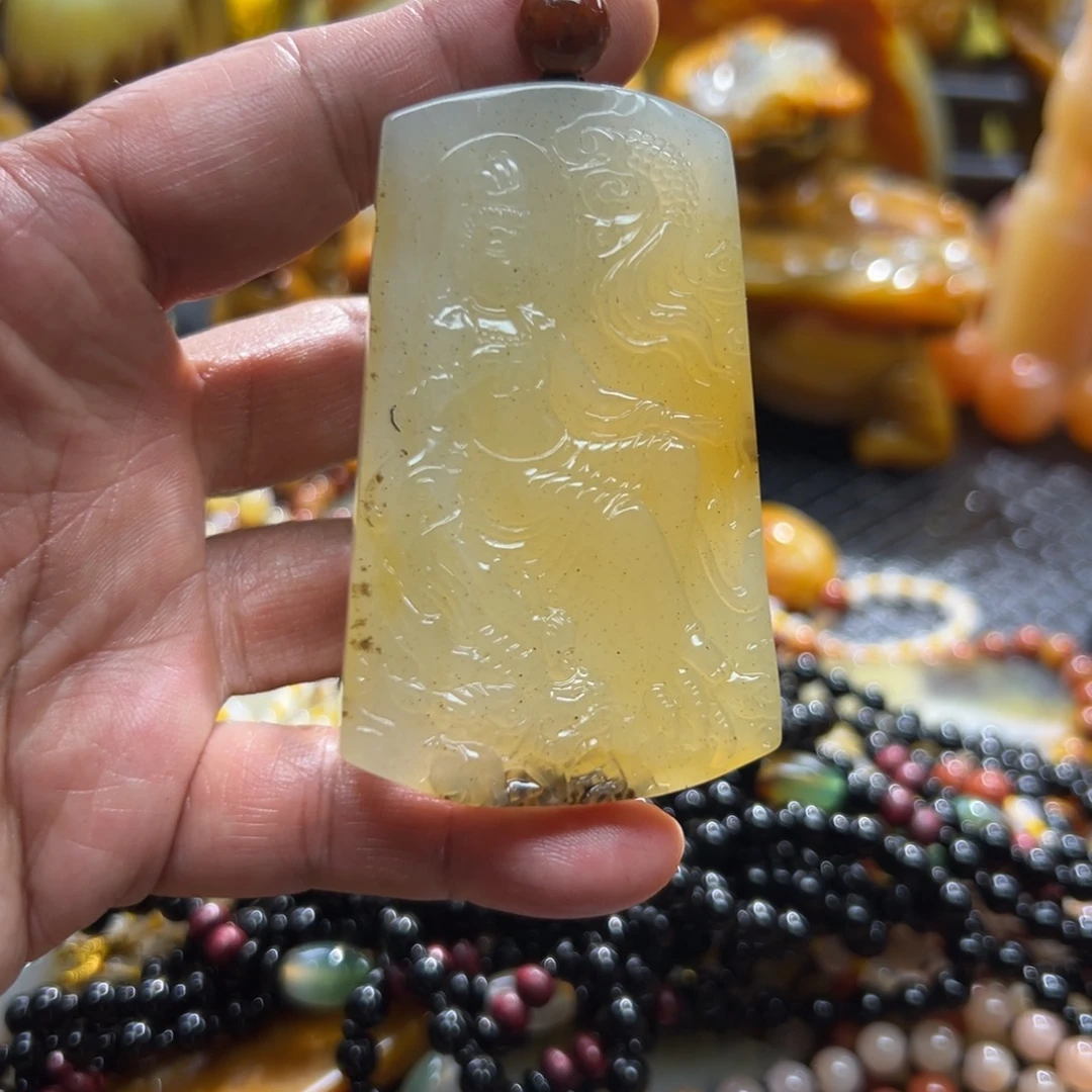 石英质玉未镶嵌颈饰