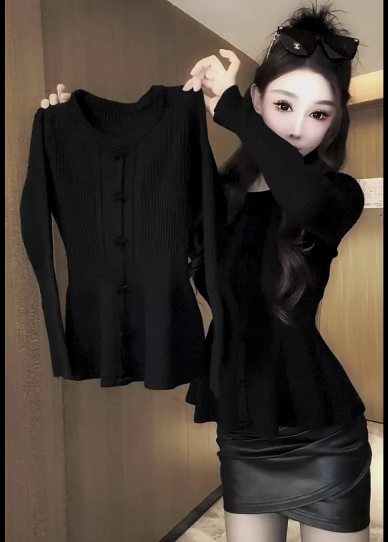 2026年秋冬新款韩系时尚圆领针织打底衫女洋气减龄修身百搭上衣