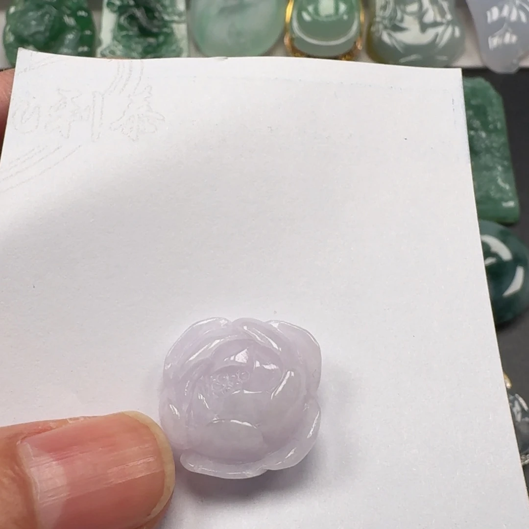 翡翠未镶嵌颈饰    28