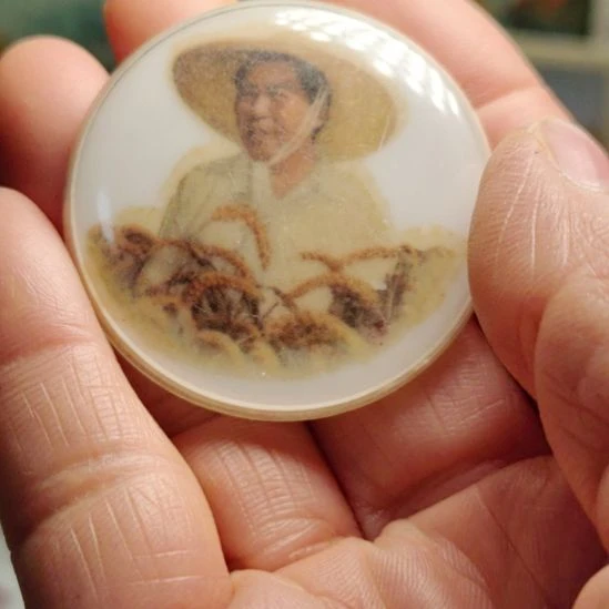 两***耳其他普通金属爷爷纪念章爷爷纪念