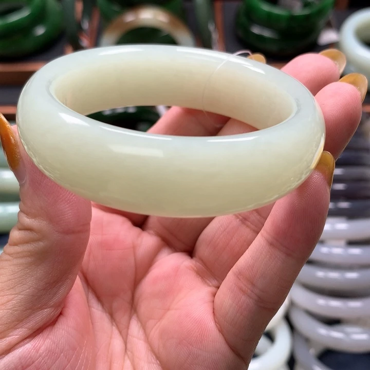 【闪购商品】未镶嵌手镯和田玉