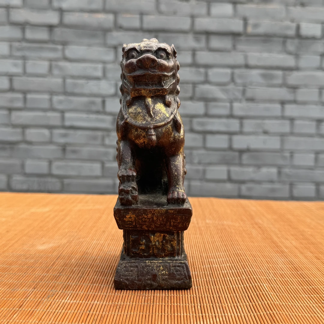 铜狮子，铜鎏金点包浆，包浆浓厚，尺寸：长8宽6高15+重：850克