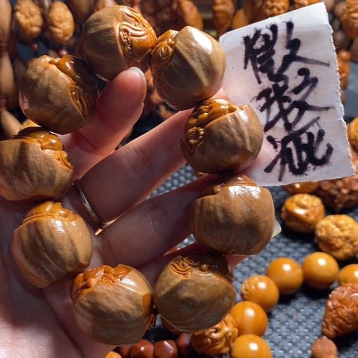 吊坠橄榄核M***?微上色包衣弥勒
