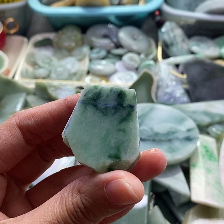 翡翠裸石飘花翡翠