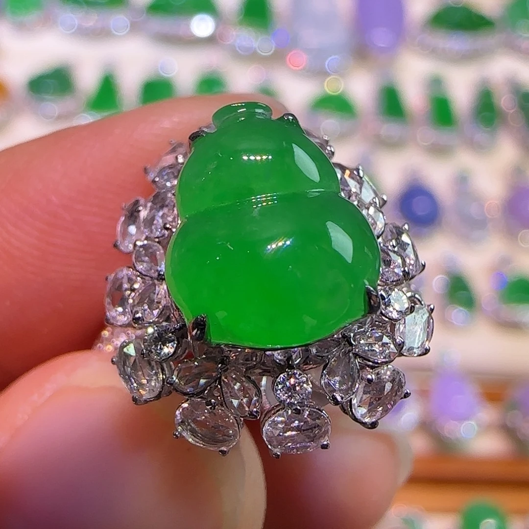 翡翠18K金镶嵌戒指