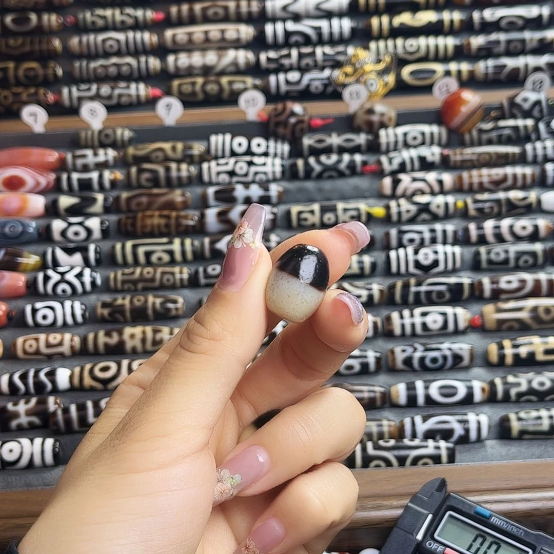 玛瑙/玉髓颈饰未镶嵌一*
