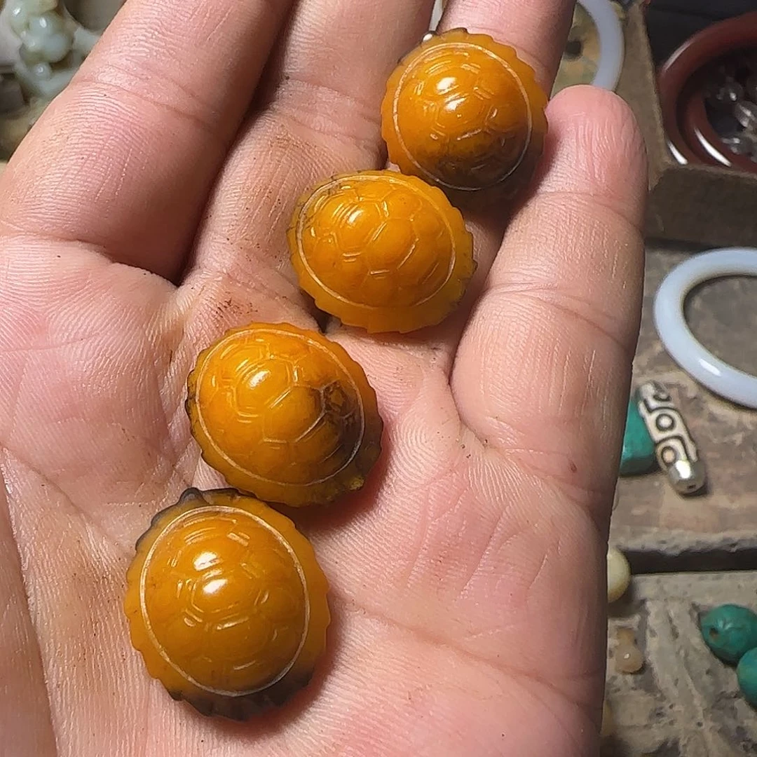玛瑙/玉髓颈饰未镶嵌山****?